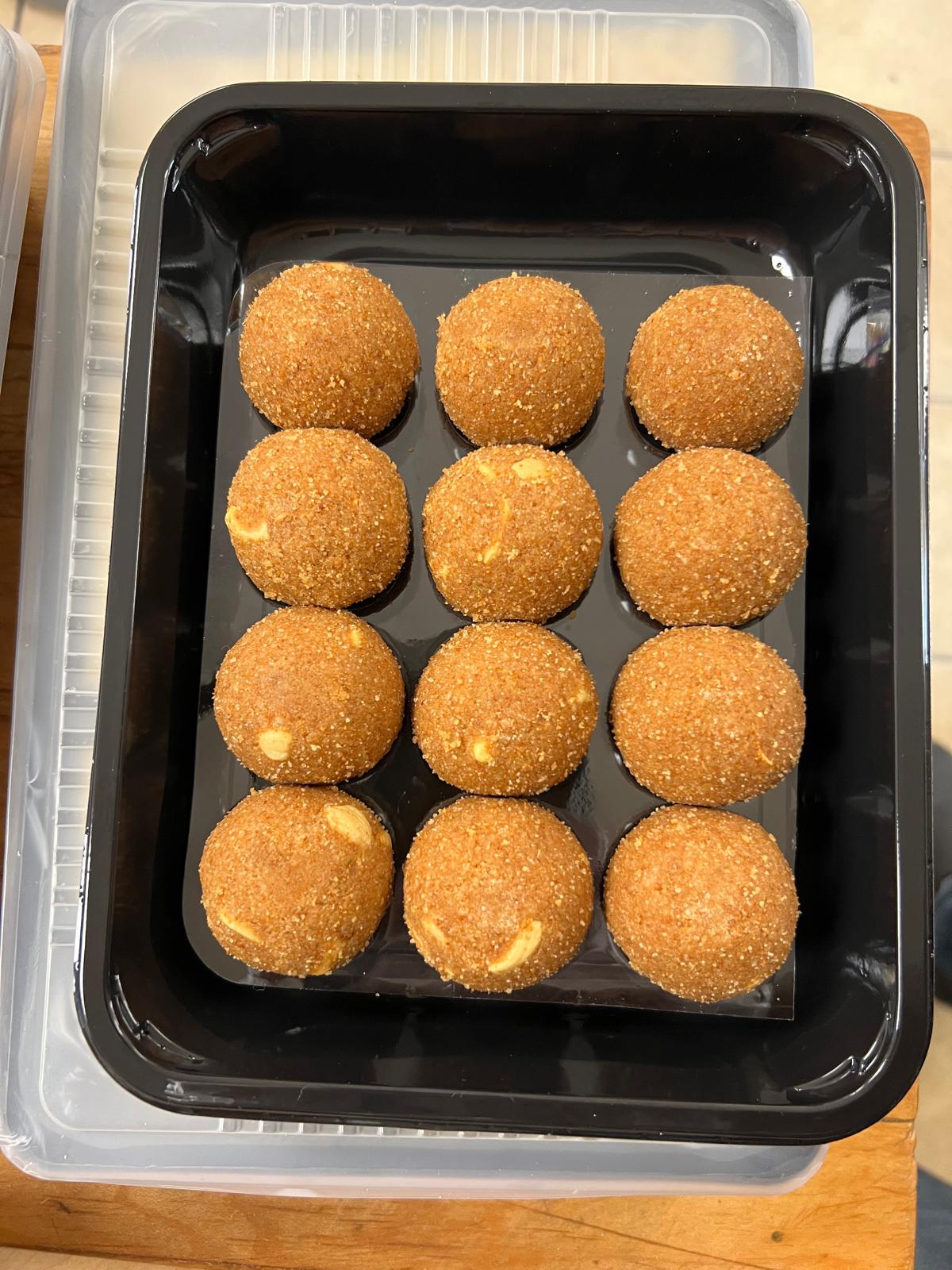 Besan Laddoo
